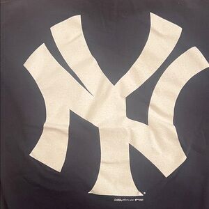 Vintage Yankees Black and Cream NY Logo T-Shirt